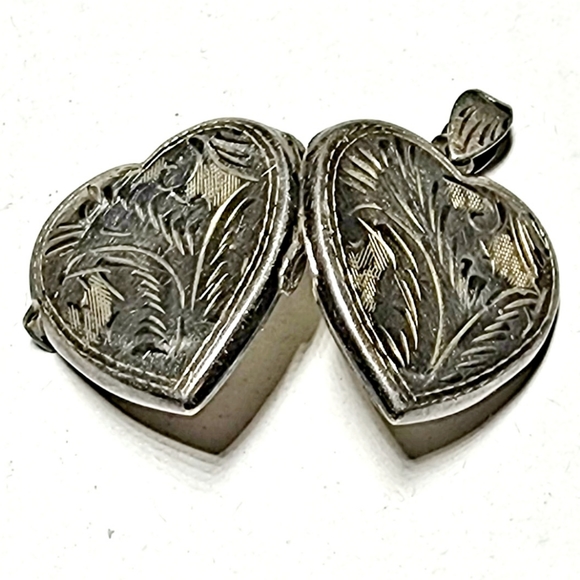 Vintage sterling engraved silver 2 picture frames heart locket charm stamped 925 - Picture 6 of 7